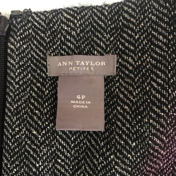 Ann Taylor Dress... with Pockets! - Picture 3 of 5